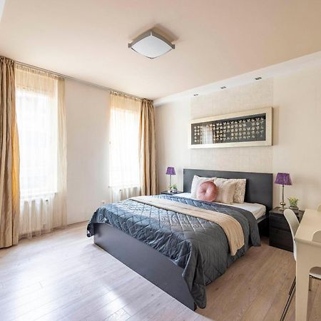 Exclusive Central Suite With Balcony By Prestige Homes Budapeste Exterior foto