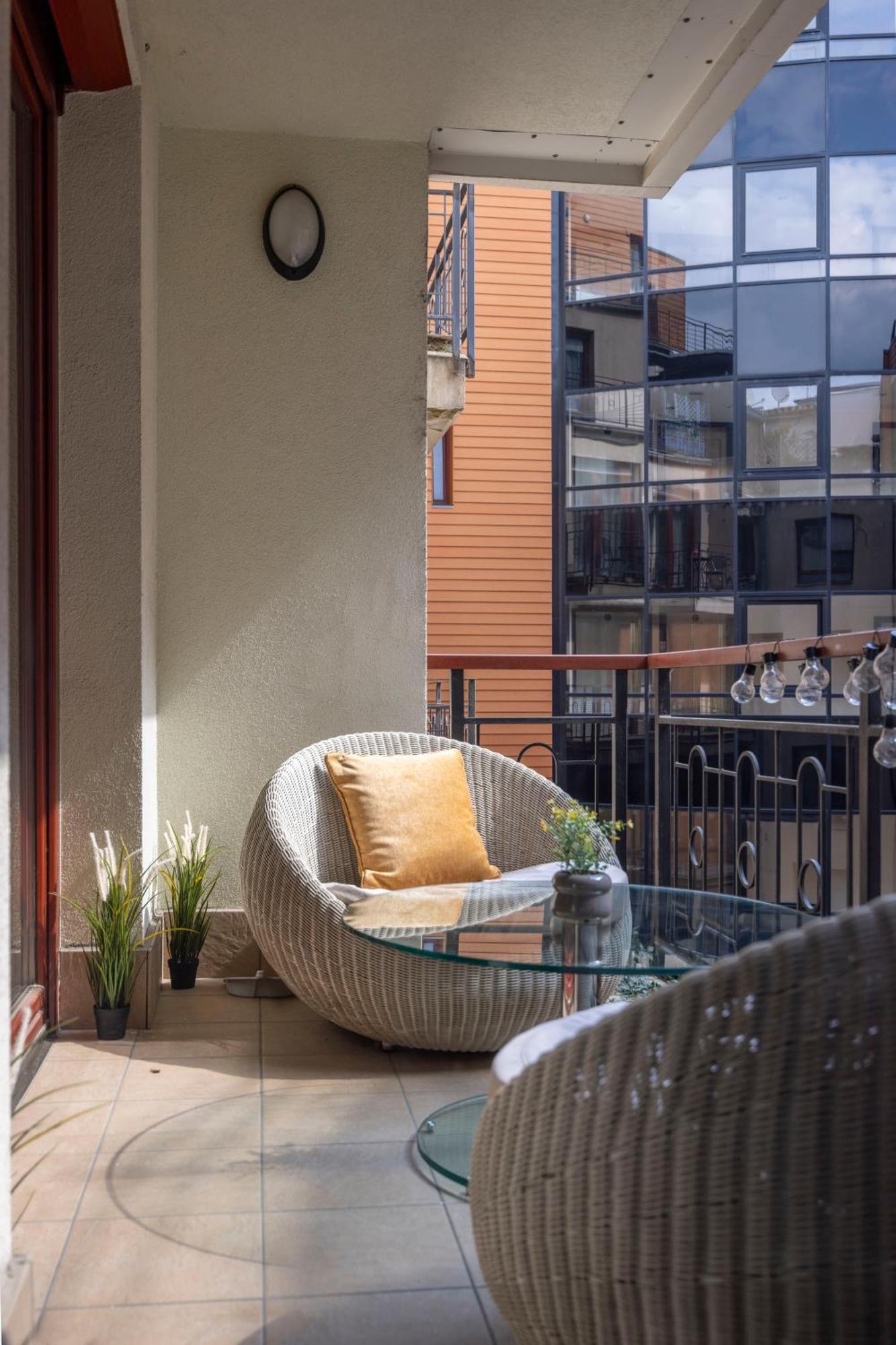 Exclusive Central Suite With Balcony By Prestige Homes Budapeste Exterior foto
